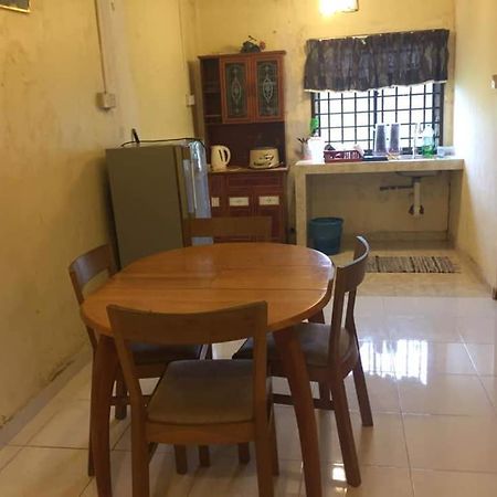 Trisya Homestay Куала-Тренгану Экстерьер фото