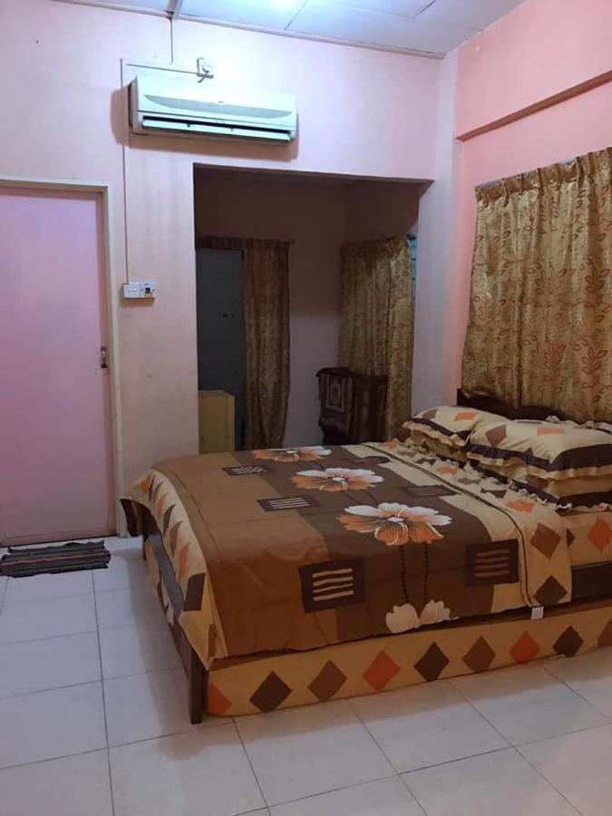 Trisya Homestay Куала-Тренгану Экстерьер фото